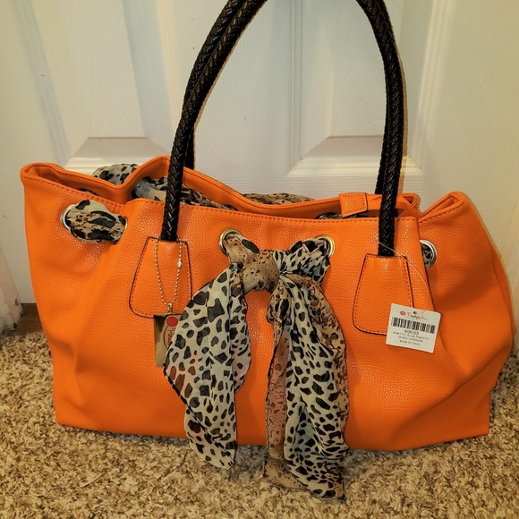 Penelope Ann Pretty Is As Pretty Does Handbag - Picture 8 of 8